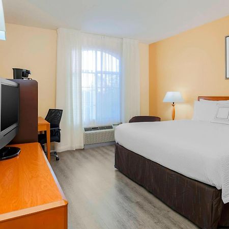 Fairfield Inn & Suites テメキュラ エクステリア 写真