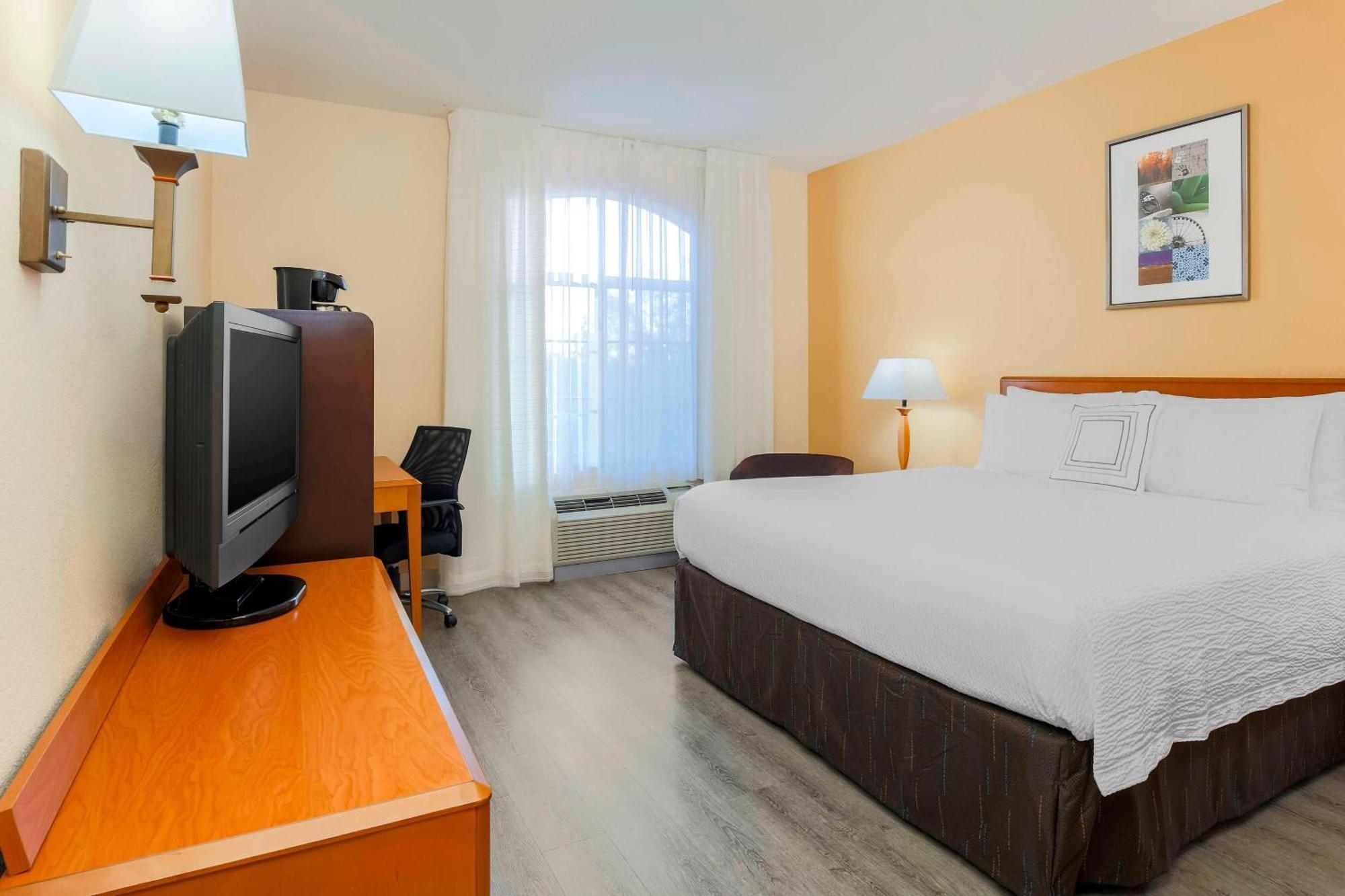 Fairfield Inn & Suites テメキュラ エクステリア 写真