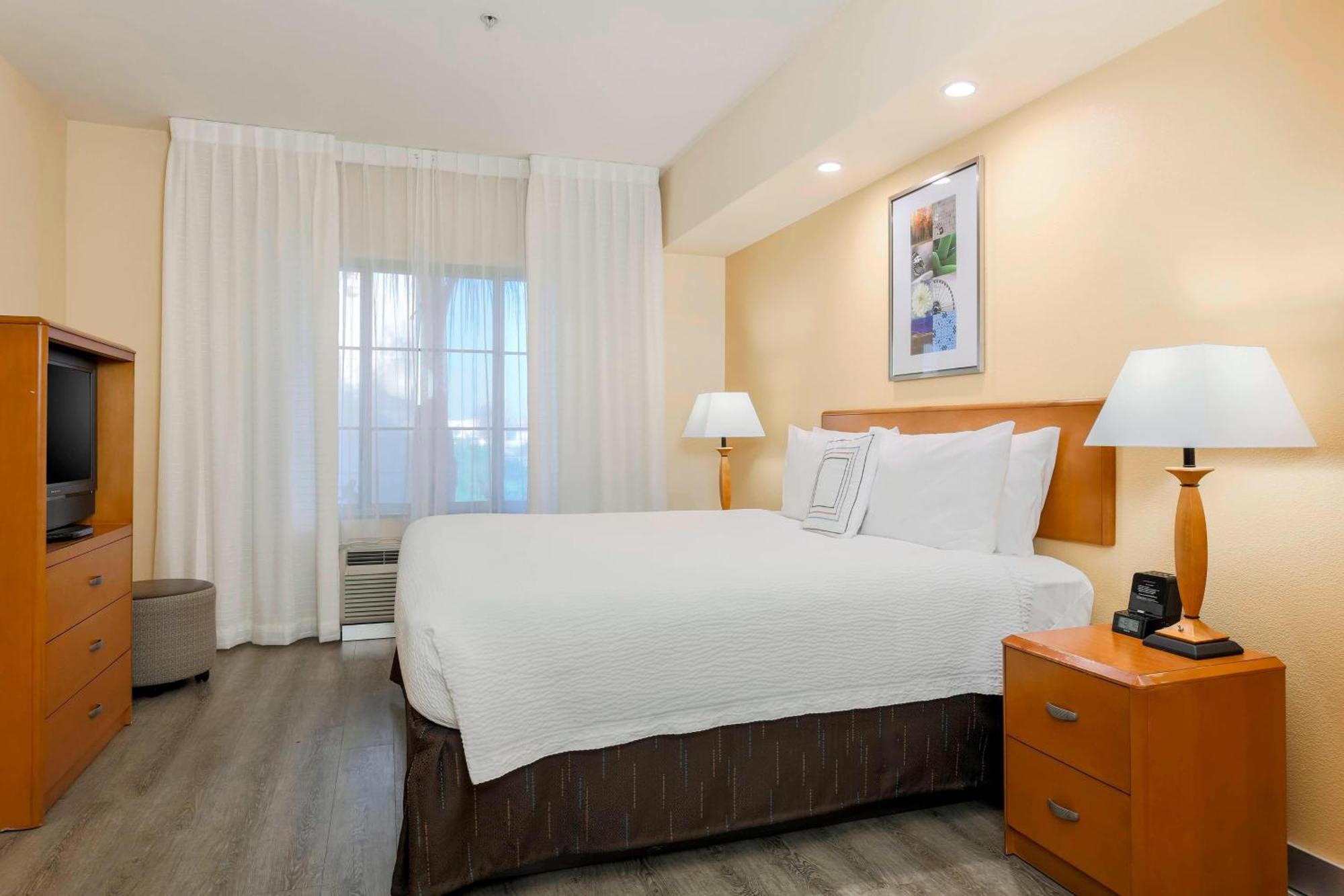 Fairfield Inn & Suites テメキュラ エクステリア 写真