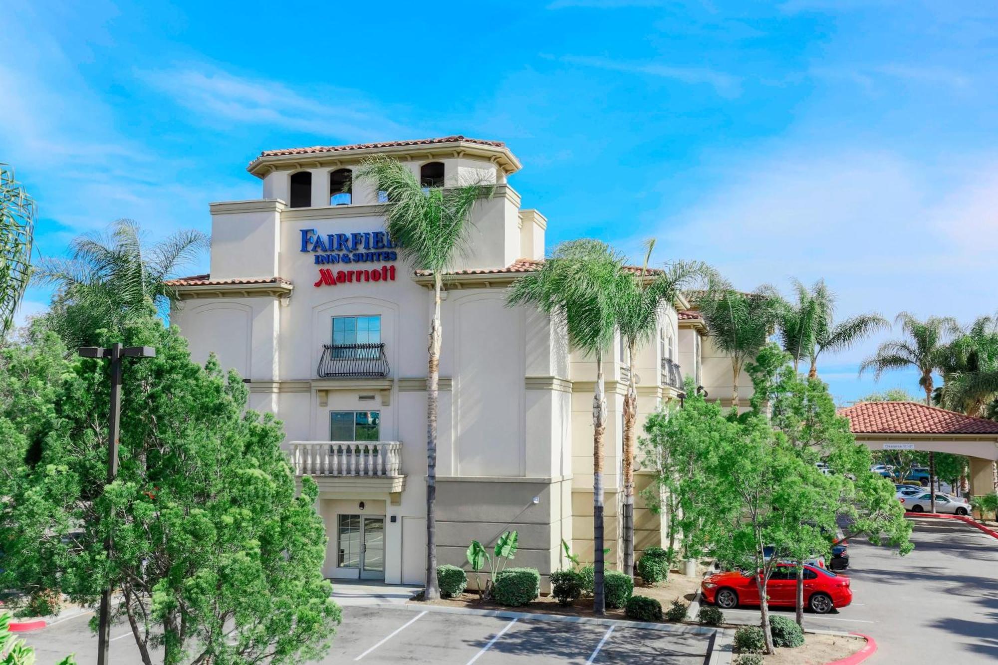 Fairfield Inn & Suites テメキュラ エクステリア 写真