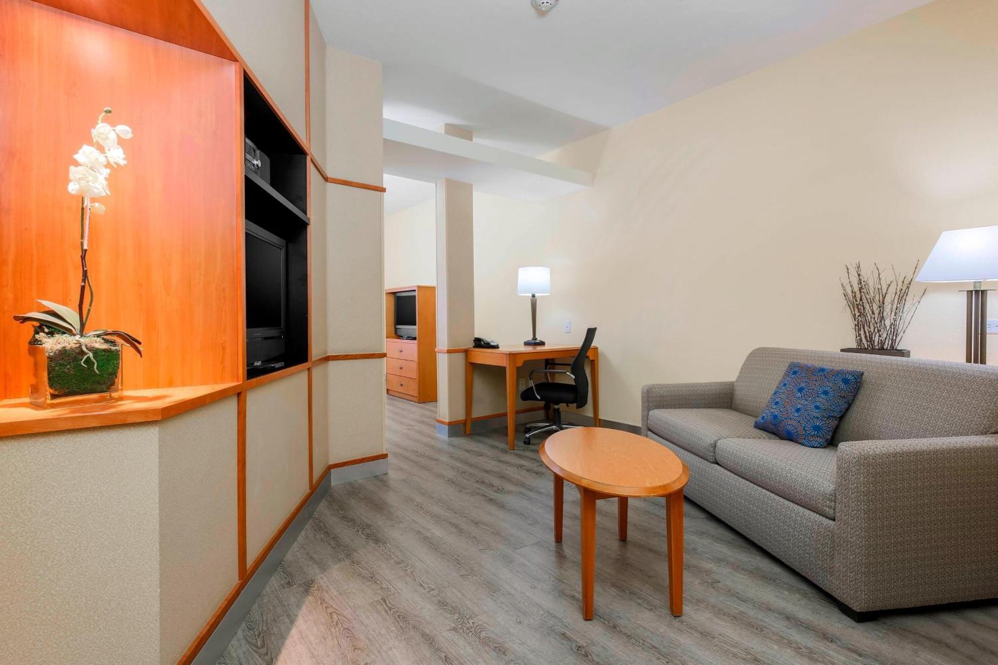 Fairfield Inn & Suites テメキュラ エクステリア 写真