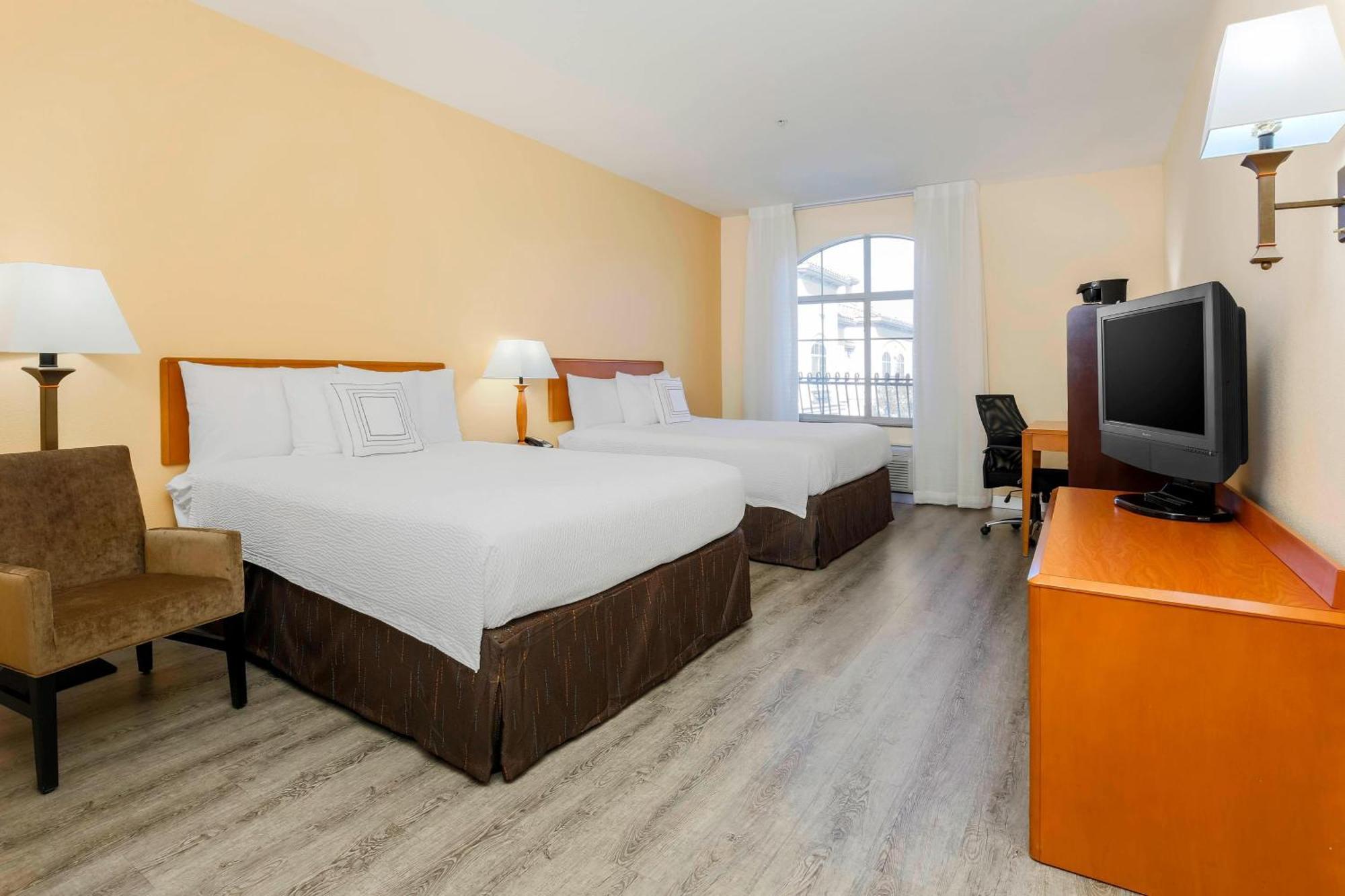 Fairfield Inn & Suites テメキュラ エクステリア 写真