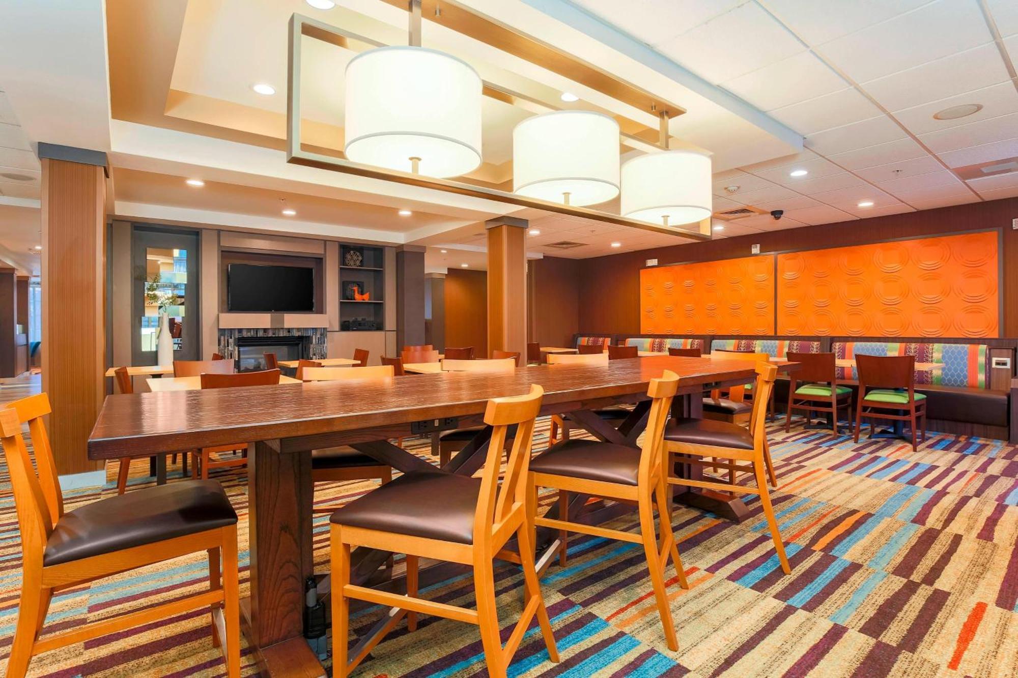 Fairfield Inn & Suites テメキュラ エクステリア 写真