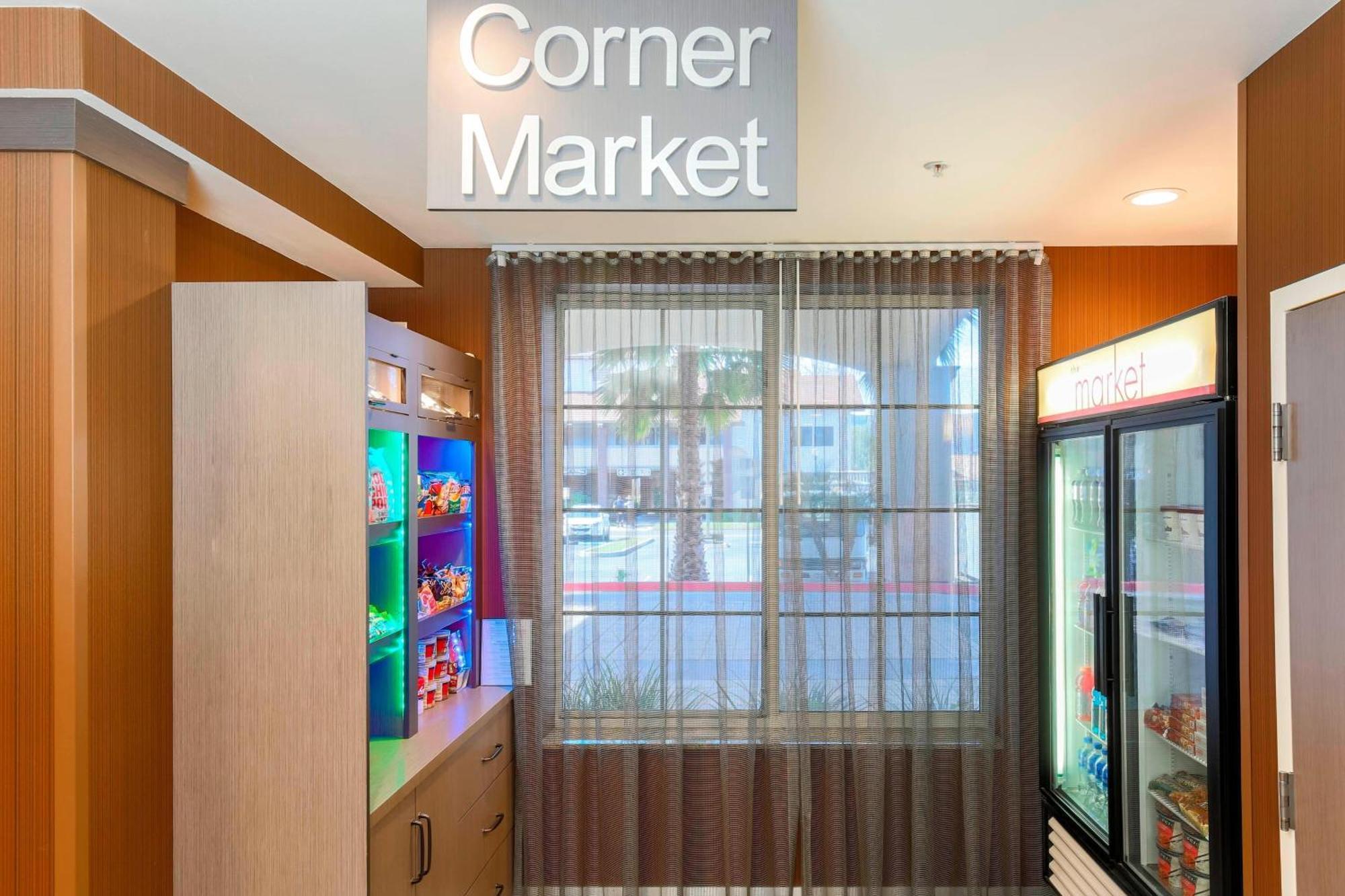 Fairfield Inn & Suites テメキュラ エクステリア 写真