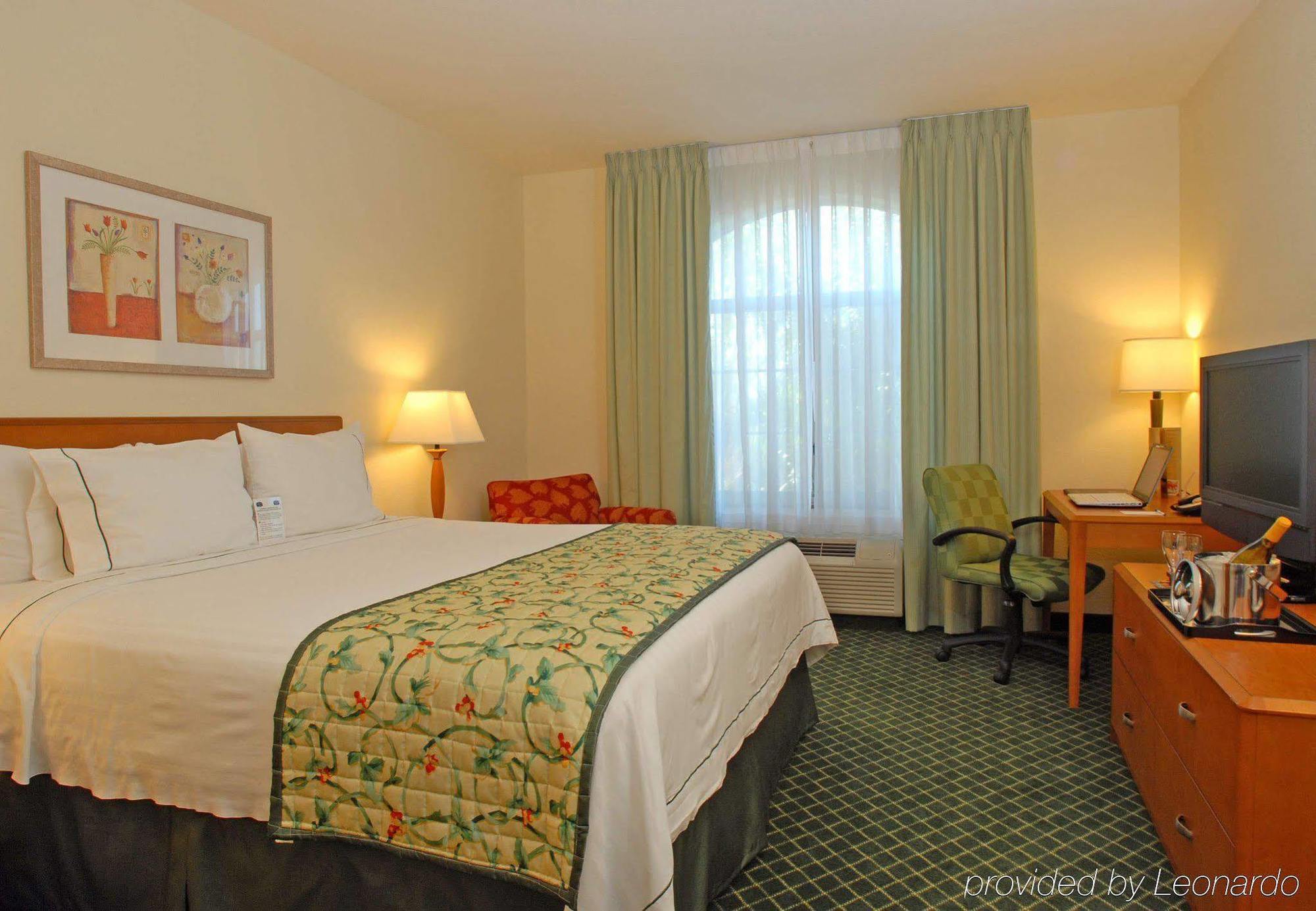 Fairfield Inn & Suites テメキュラ エクステリア 写真