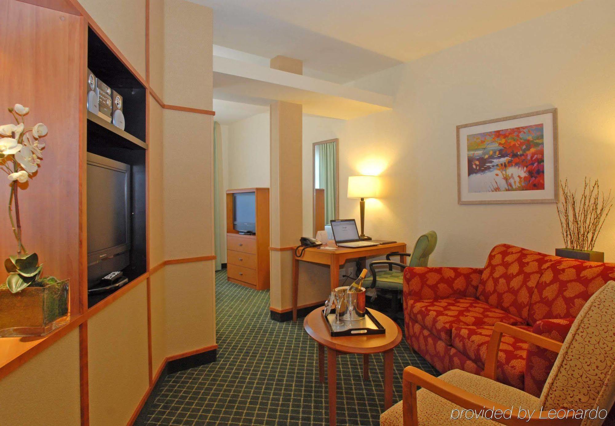 Fairfield Inn & Suites テメキュラ 部屋 写真