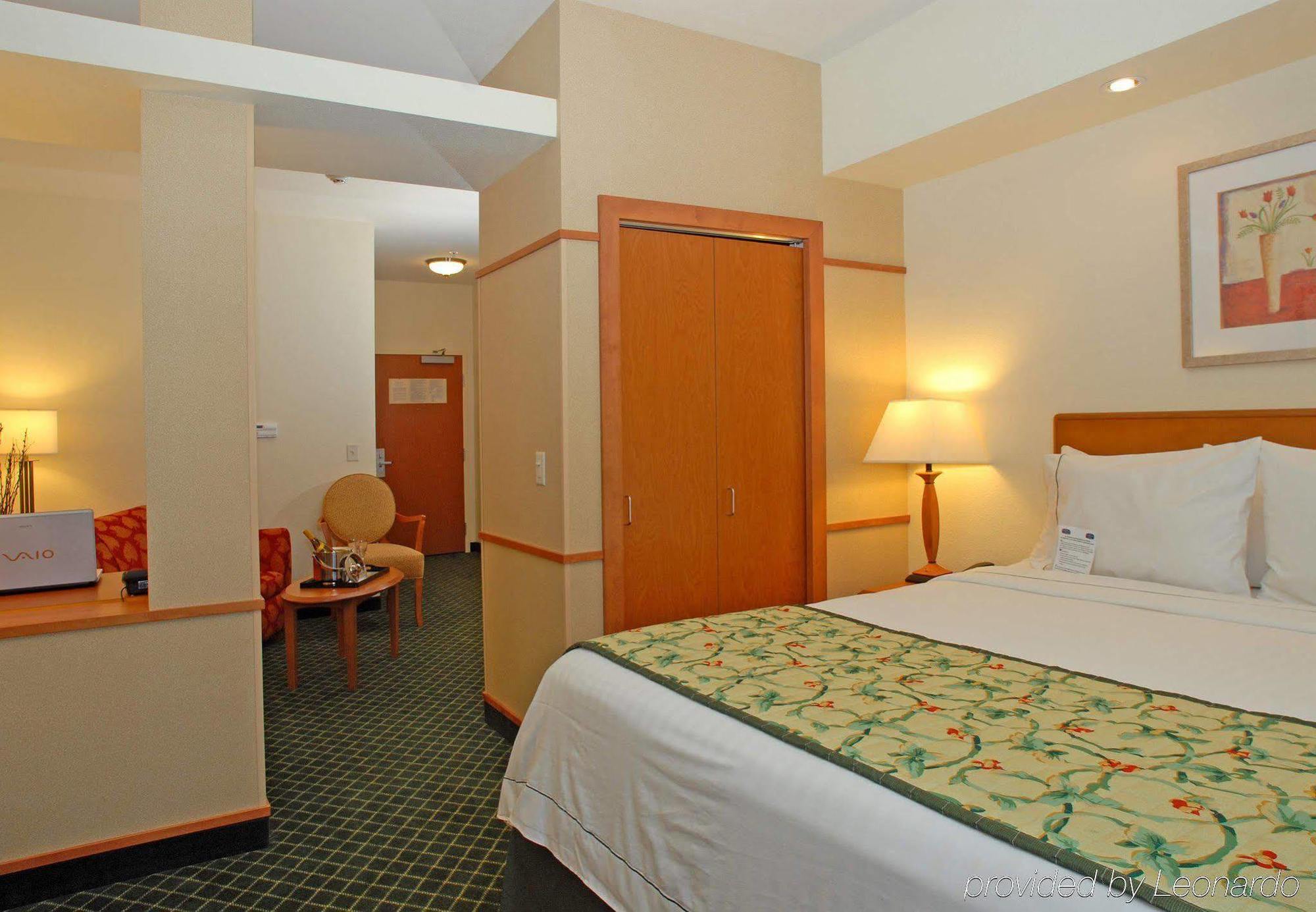 Fairfield Inn & Suites テメキュラ 部屋 写真