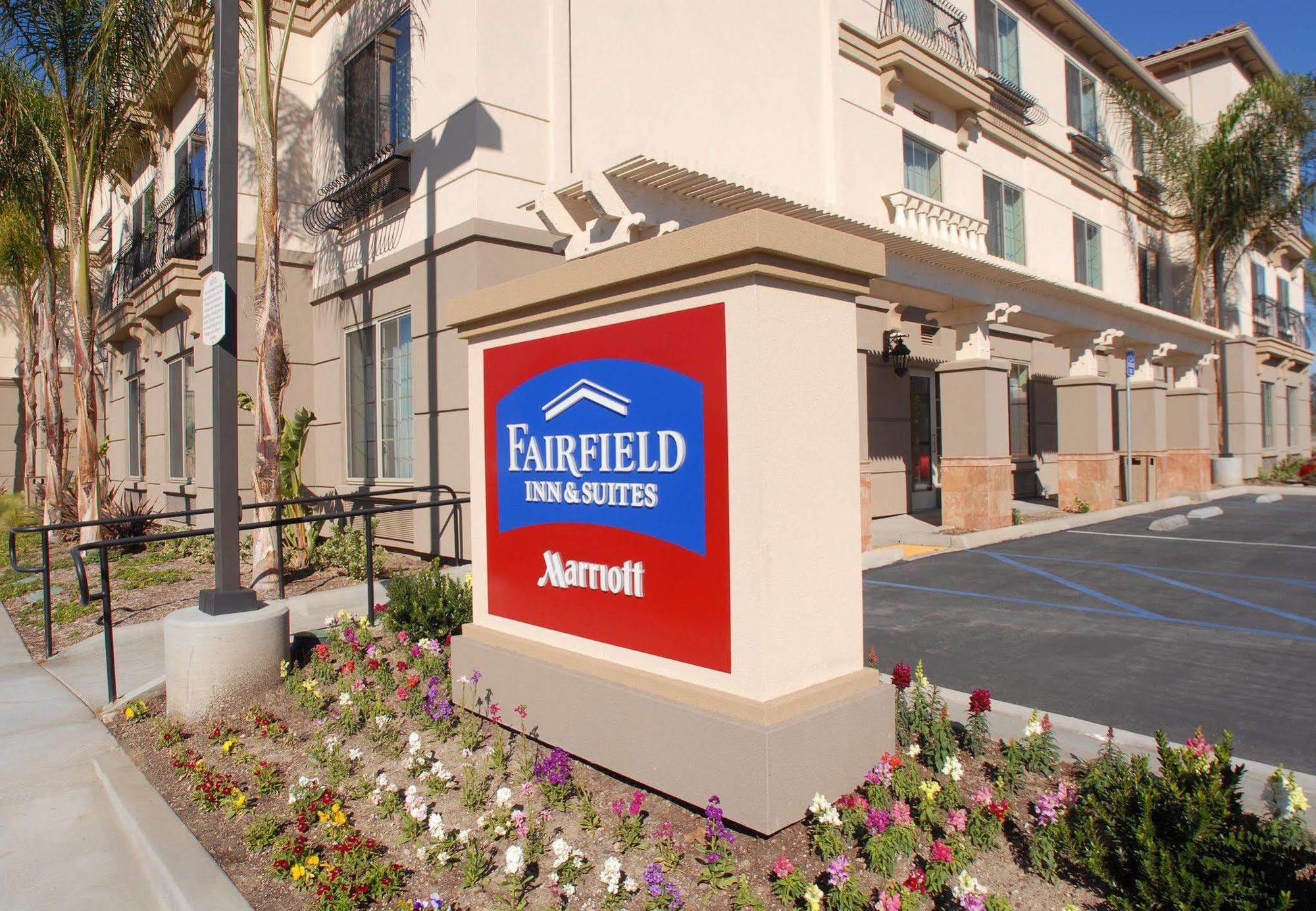 Fairfield Inn & Suites テメキュラ エクステリア 写真